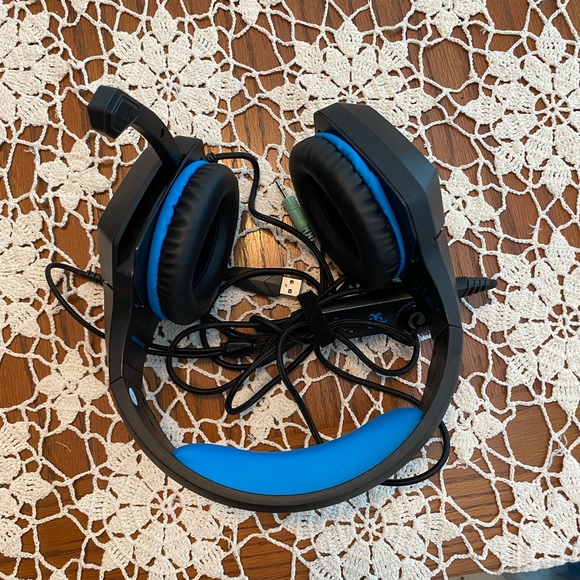 Gaming Headset - Picture 3 of 7